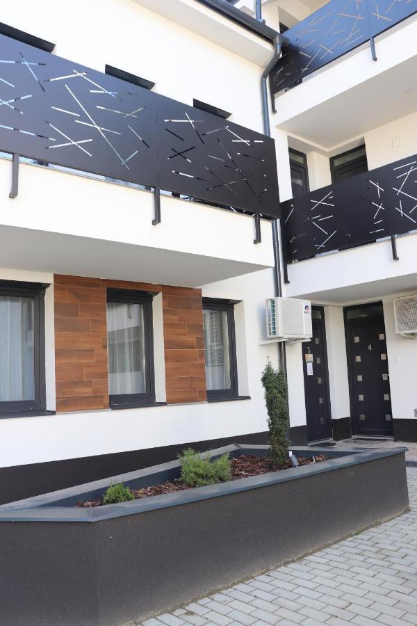 Bee You Apartman Hajdúszoboszló 外观 照片