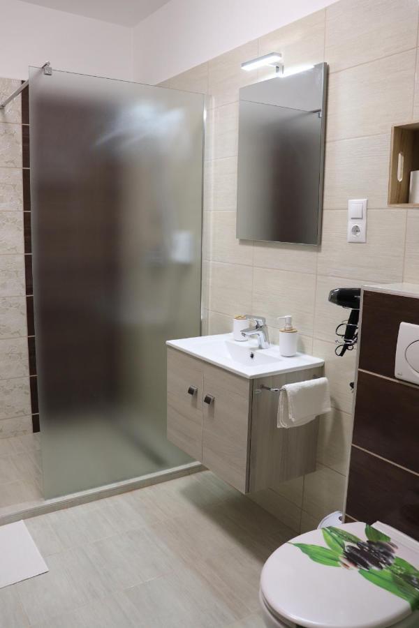 Bee You Apartman Hajdúszoboszló 外观 照片