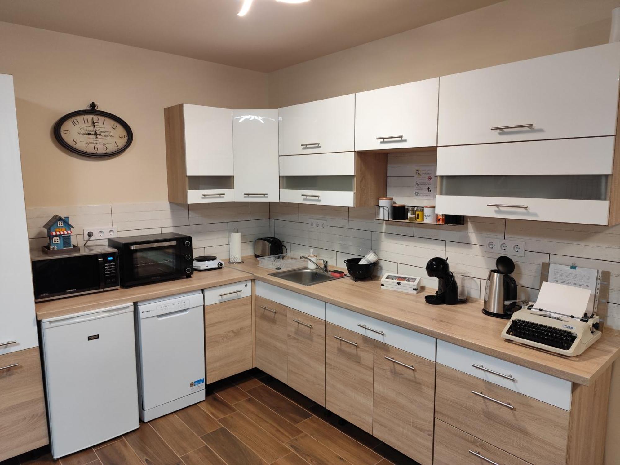 Bee You Apartman Hajdúszoboszló 外观 照片